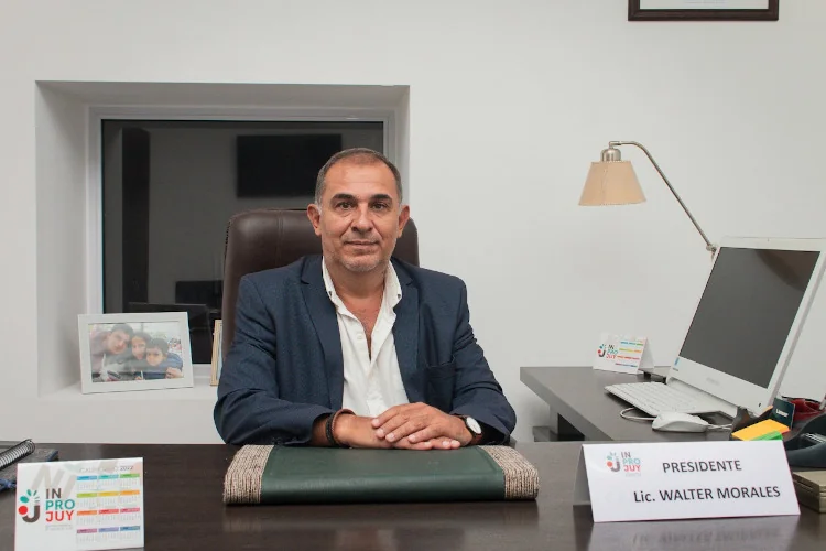 LIC. WALTER MORALES